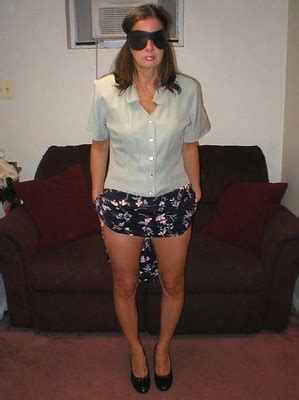 Prior to the actual reunion we met-up with about a dozen <b>friends</b> for dinner and drinks. . Wife stripping for friends